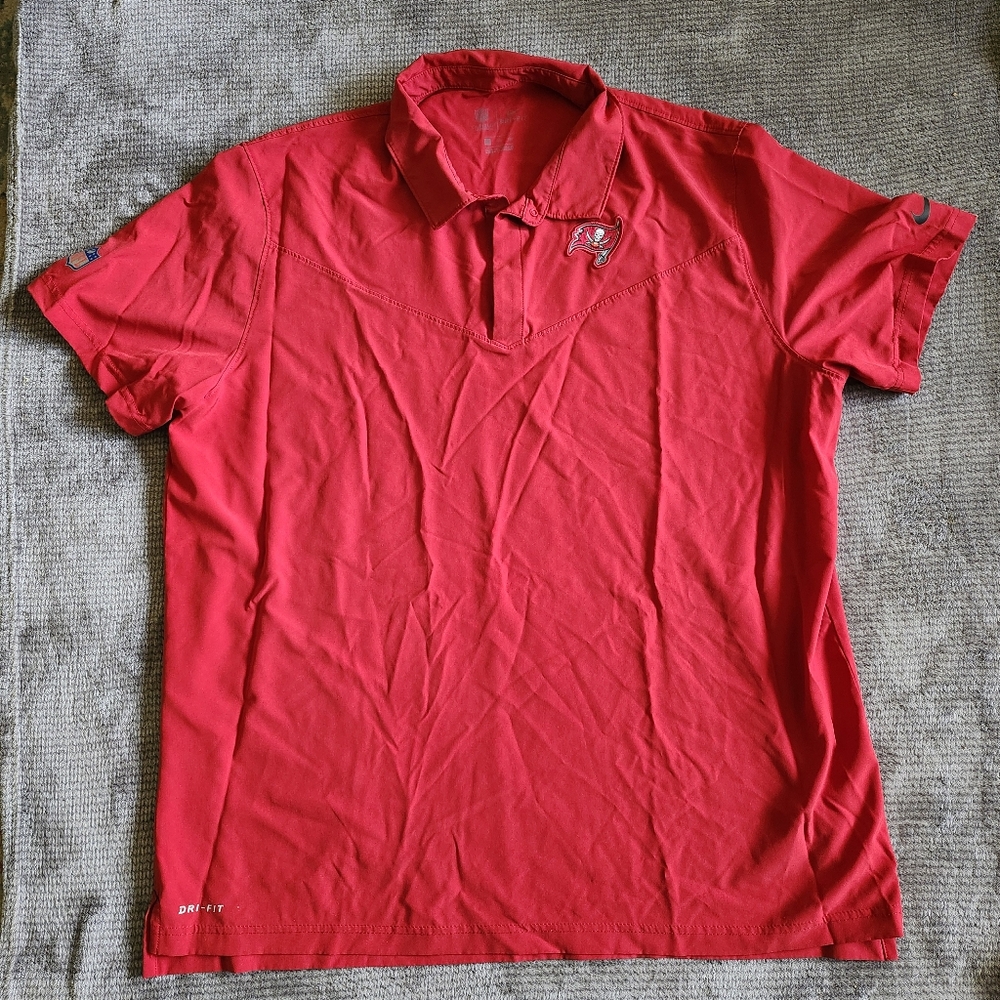 Buccaneers Mens Embroidered FIELD APPAREL XXL Polo Red Dry Fit Nike Short-Sleeve